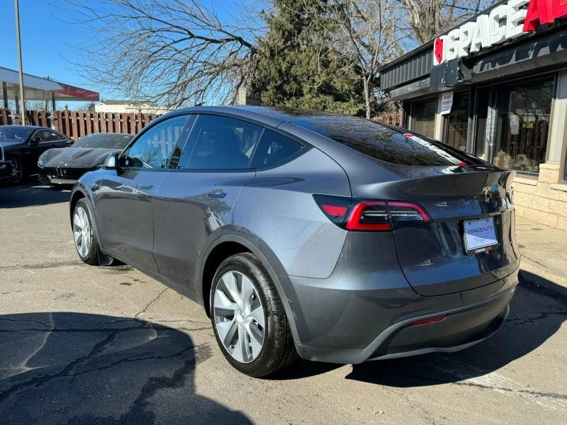 2023 Tesla Model Y - Image 6 of 12
