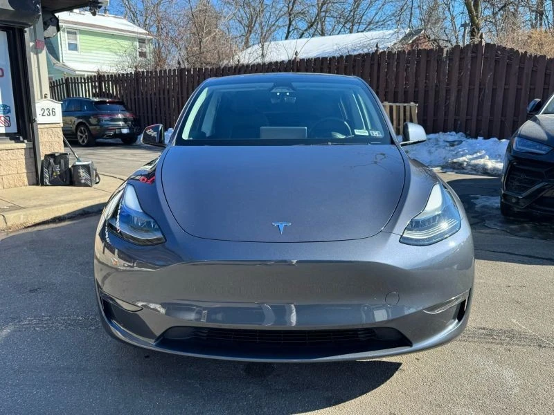 2023 Tesla Model Y - Image 2 of 12