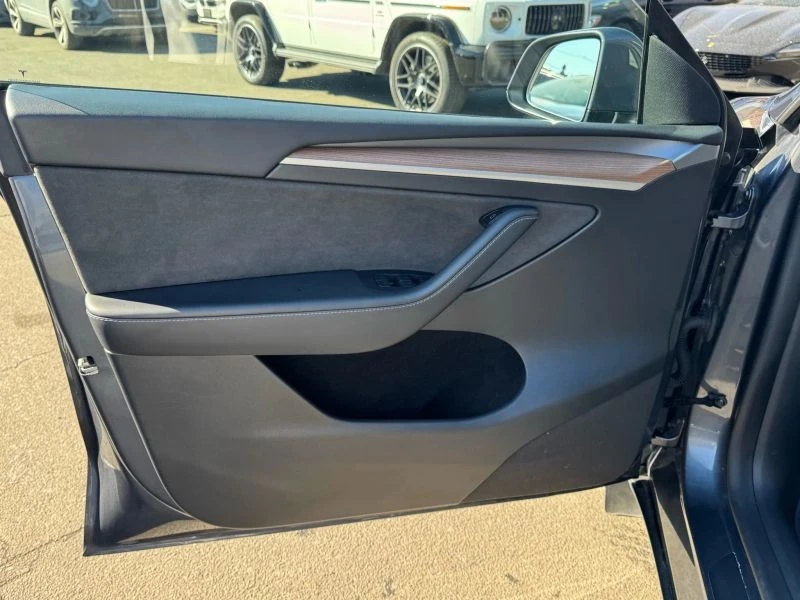 2023 Tesla Model Y - Image 7 of 12