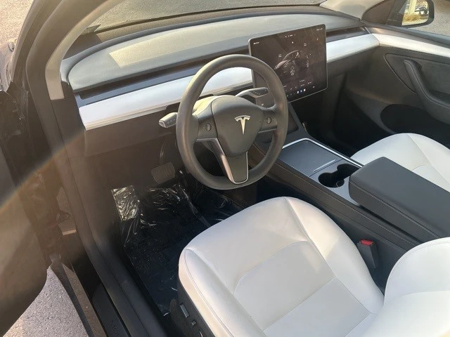 2023 Tesla Model Y - Image 11 of 21