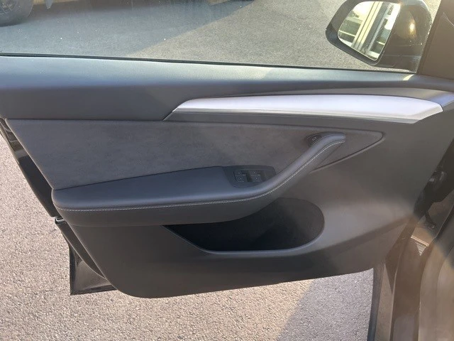 2023 Tesla Model Y - Image 10 of 21