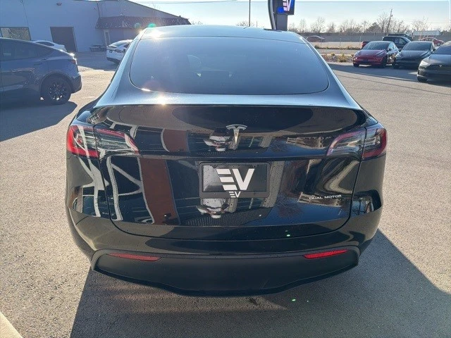 2023 Tesla Model Y - Image 7 of 21
