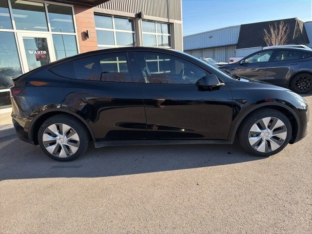 2023 Tesla Model Y - Image 9 of 21