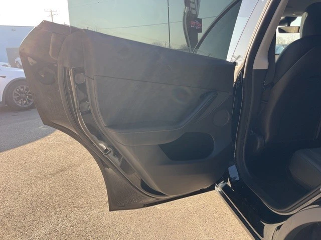 2023 Tesla Model Y - Image 10 of 21