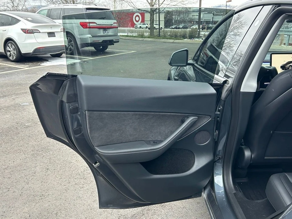 2023 Tesla Model Y - Image 6 of 14