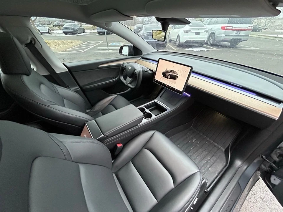 2023 Tesla Model Y - Image 11 of 14