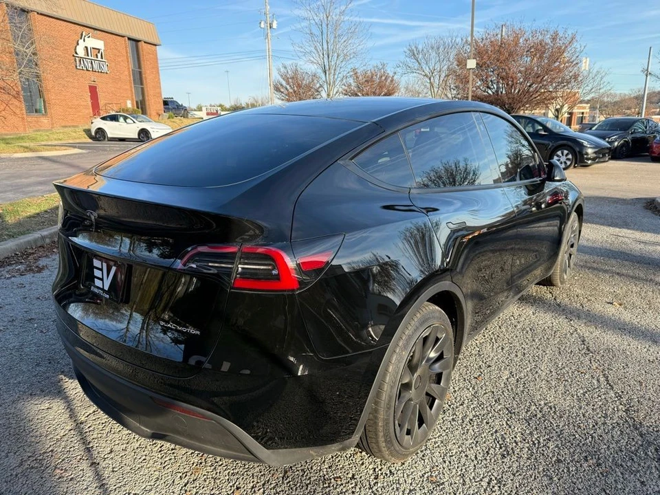 2023 Tesla Model Y - Image 4 of 12