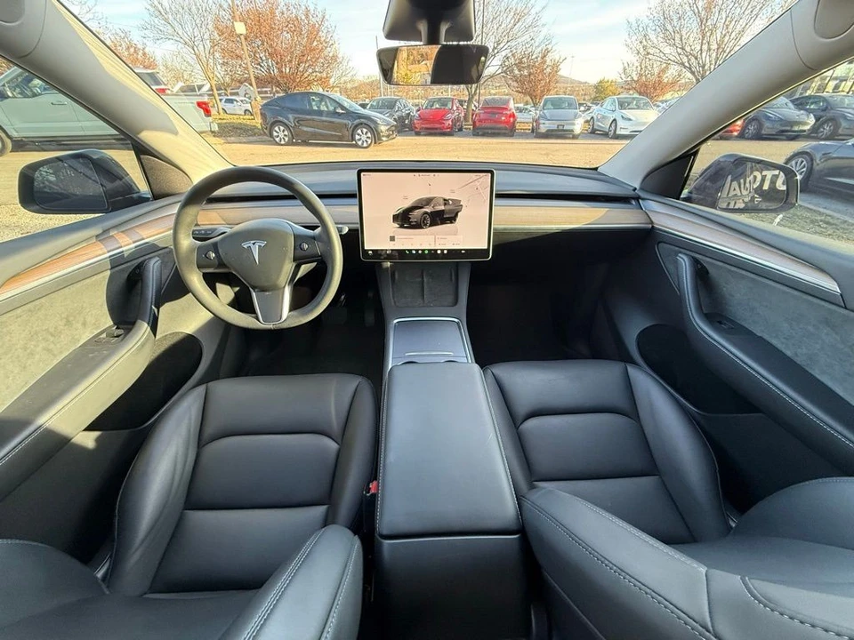 2023 Tesla Model Y - Image 8 of 12