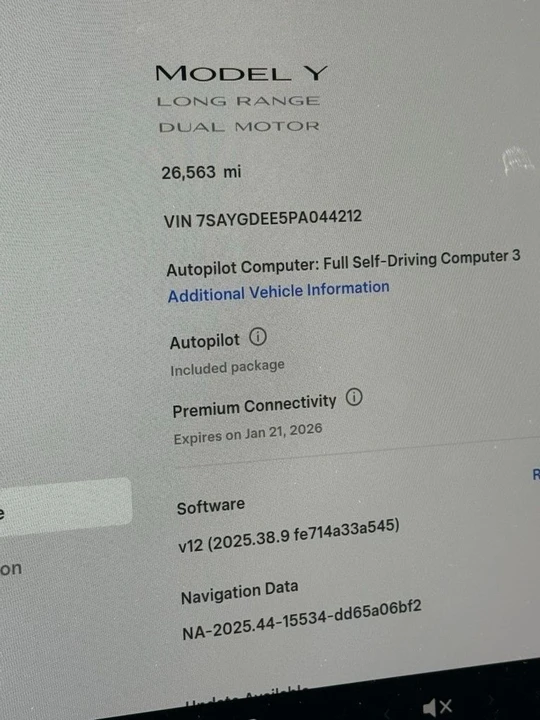2023 Tesla Model Y - Image 12 of 12