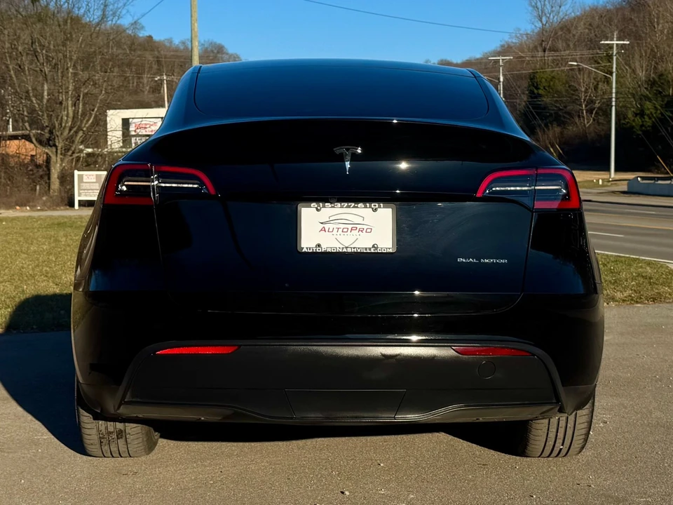 2023 Tesla Model Y - Image 5 of 12