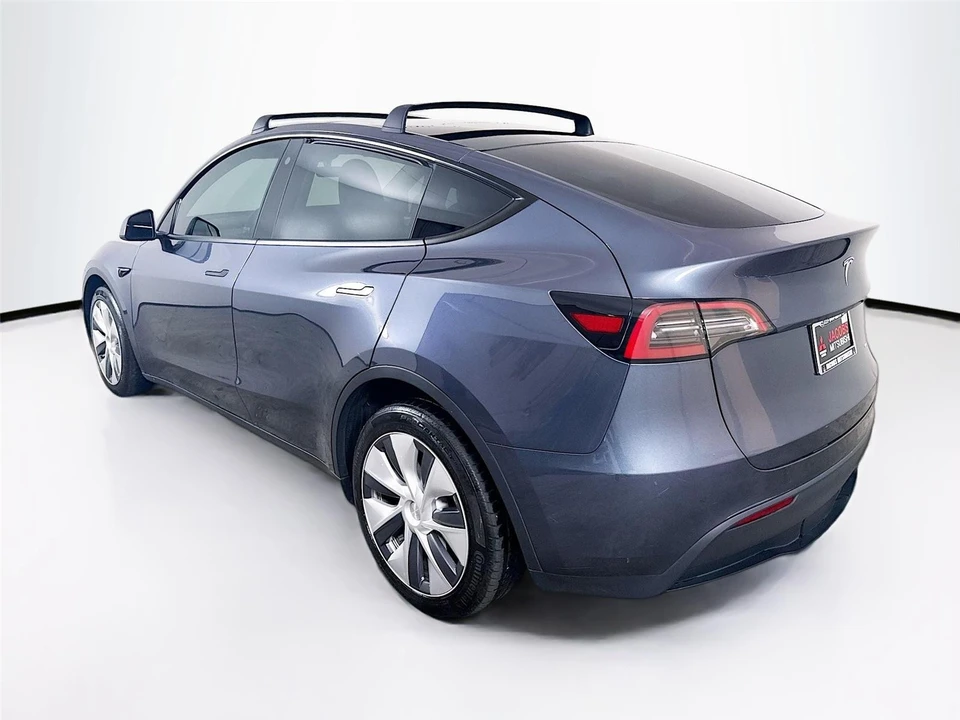 2023 Tesla Model Y - Image 5 of 14