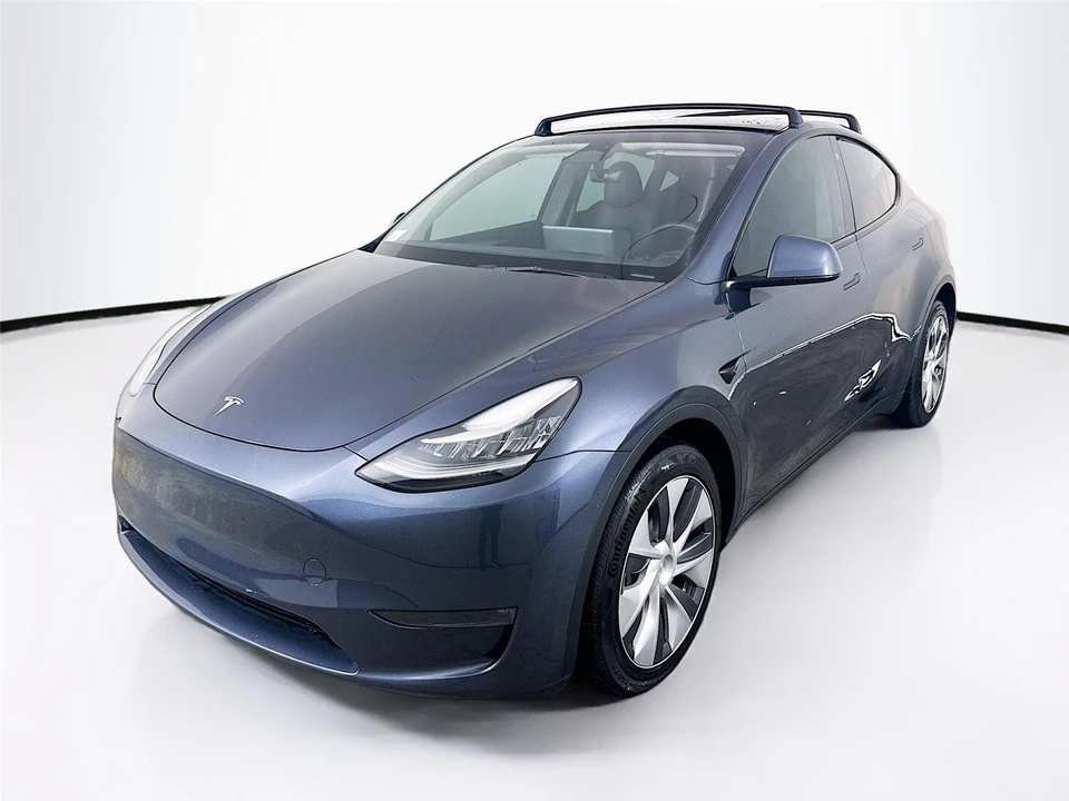2023 Tesla Model Y - Image 3 of 14