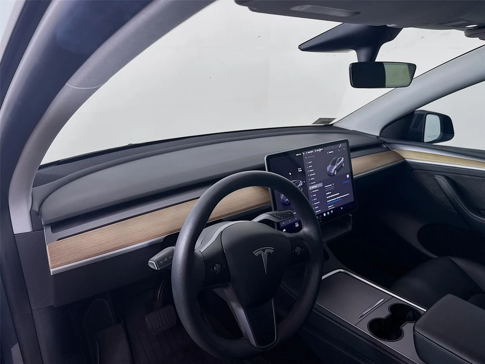 2023 Tesla Model Y - Image 6 of 14