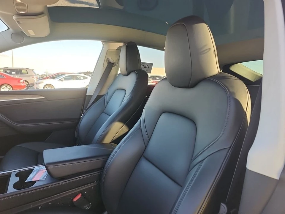 2023 Tesla Model Y - Image 5 of 7