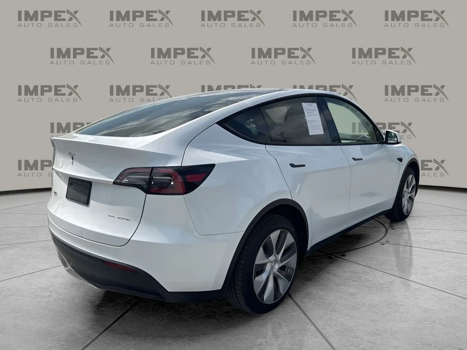 2023 Tesla Model Y - Image 5 of 21