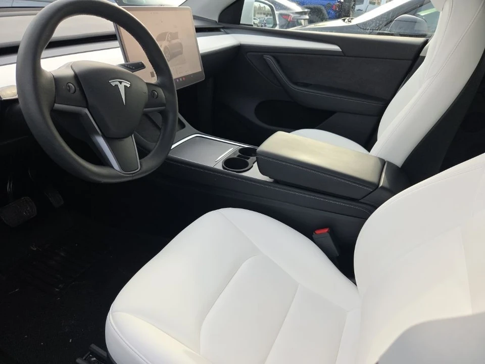 2023 Tesla Model Y - Image 3 of 6