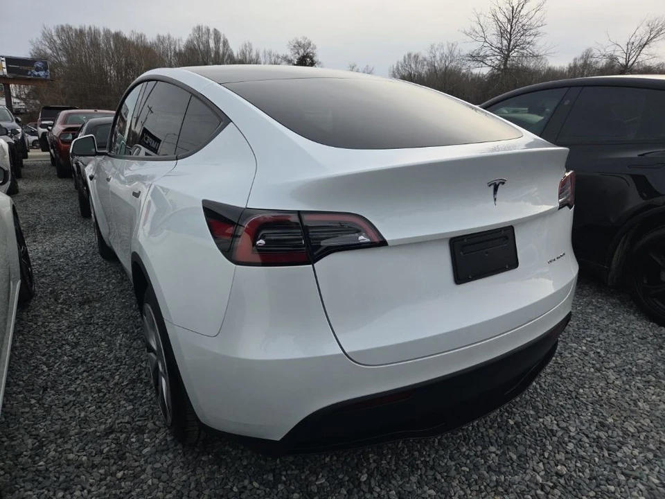 2023 Tesla Model Y - Image 6 of 6