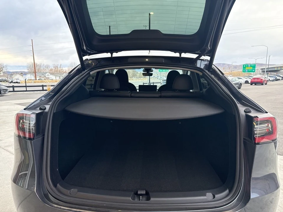 2023 Tesla Model Y - Image 16 of 21