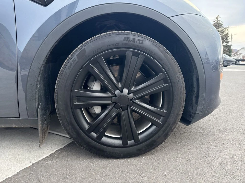 2023 Tesla Model Y - Image 9 of 21