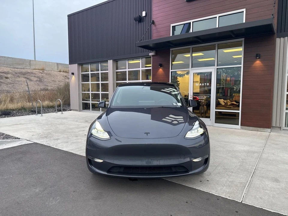 2023 Tesla Model Y - Image 2 of 21