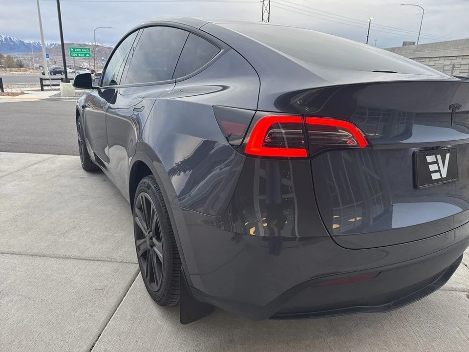 2023 Tesla Model Y - Image 5 of 21