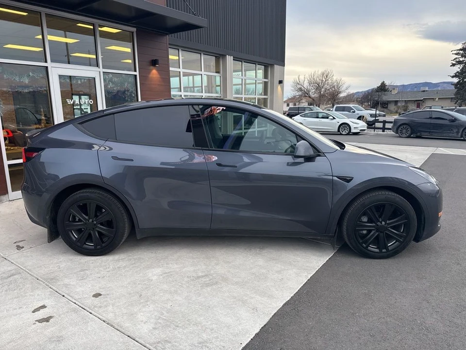 2023 Tesla Model Y - Image 8 of 21