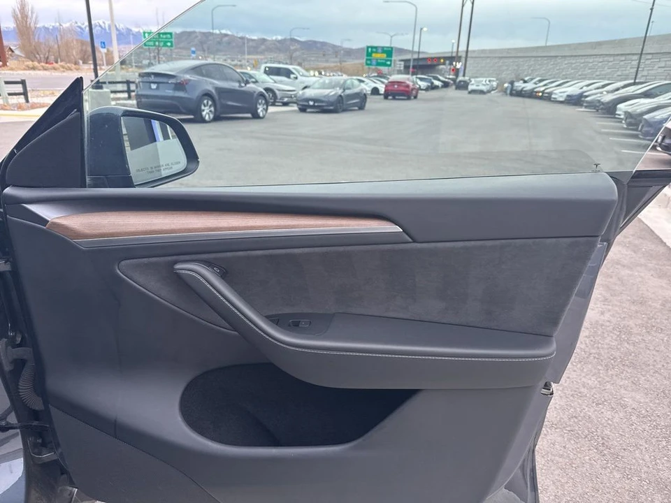2023 Tesla Model Y - Image 21 of 21