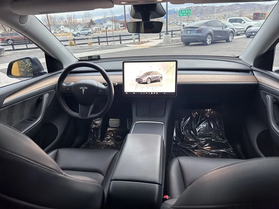 2023 Tesla Model Y - Image 20 of 21