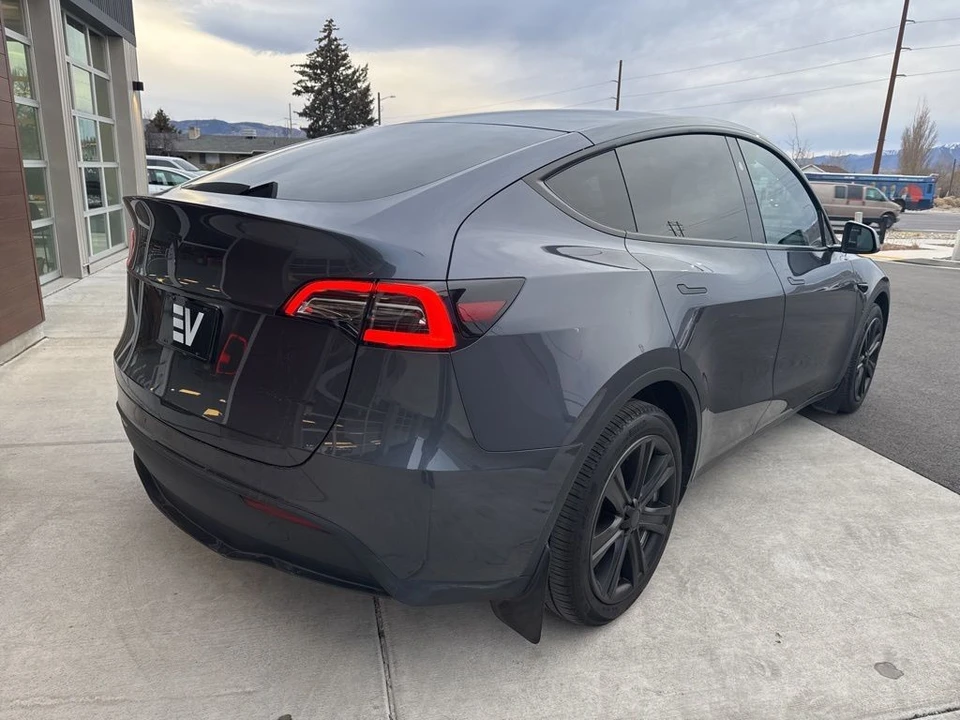 2023 Tesla Model Y - Image 7 of 21