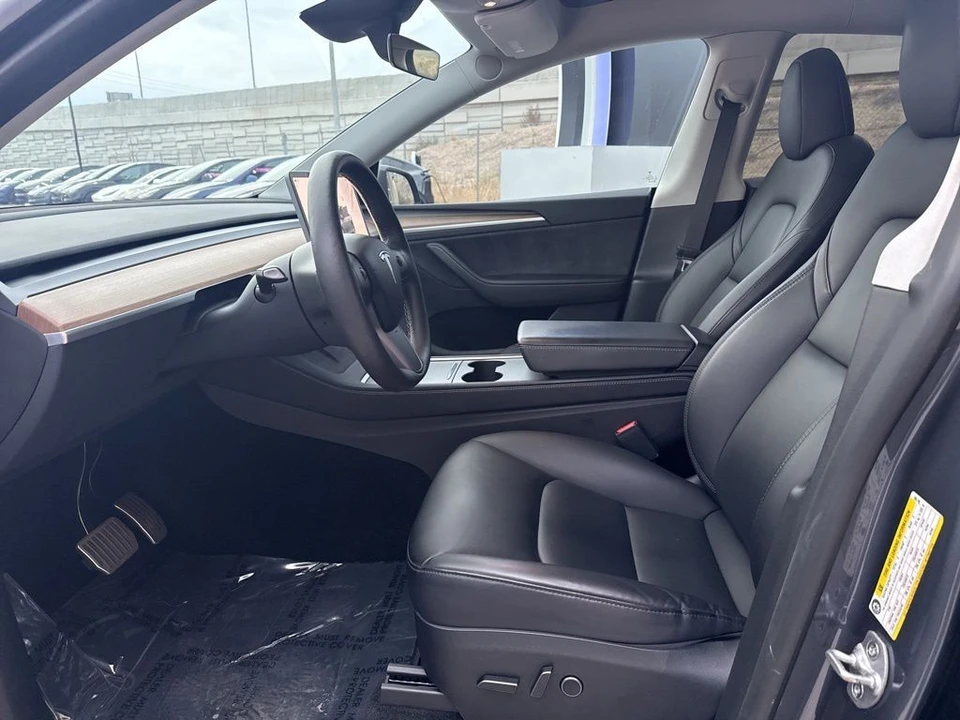2023 Tesla Model Y - Image 12 of 21
