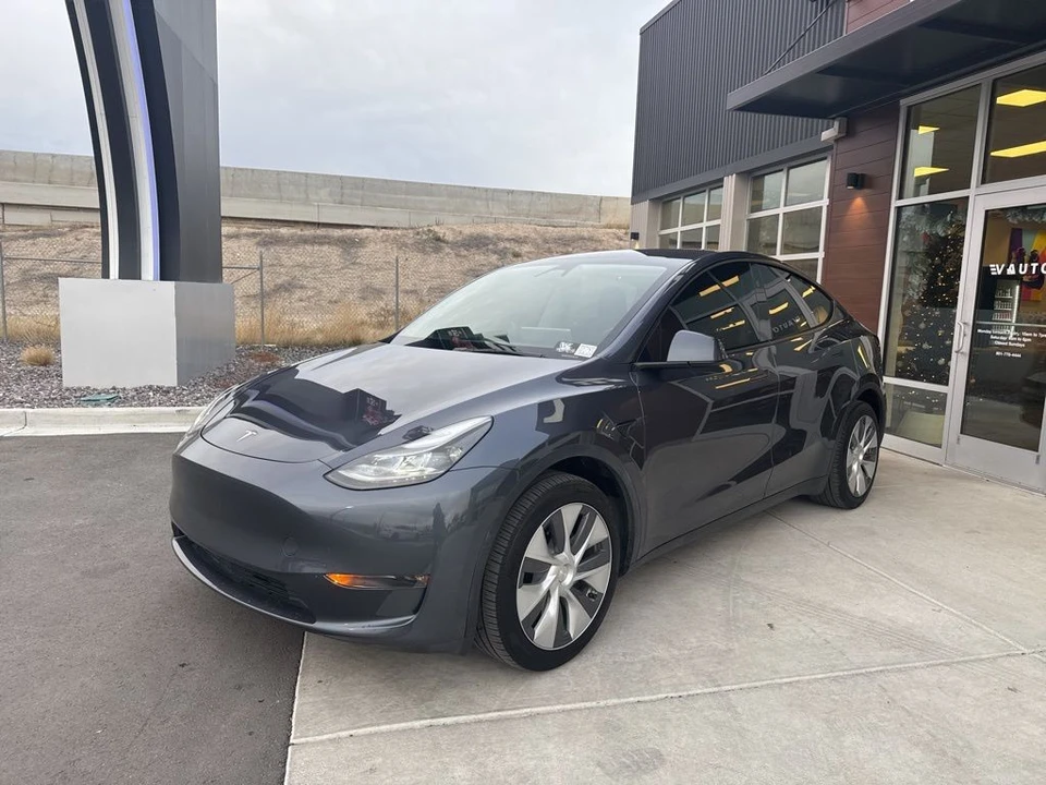 2023 Tesla Model Y - Image 3 of 21