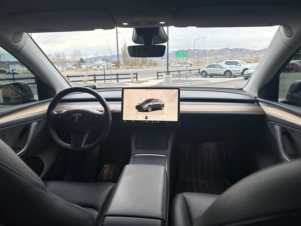 2023 Tesla Model Y - Image 20 of 21