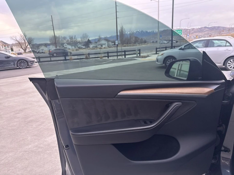 2023 Tesla Model Y - Image 10 of 21