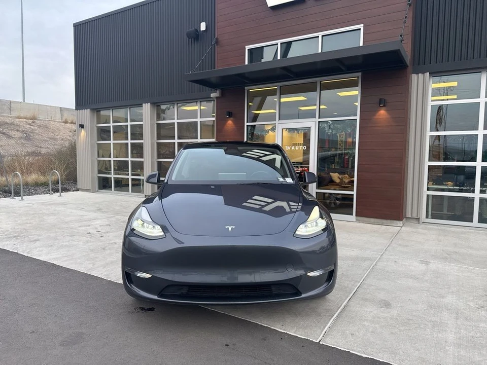 2023 Tesla Model Y - Image 2 of 21