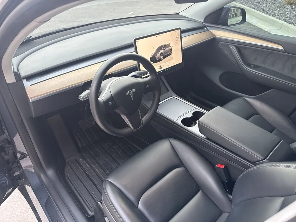 2023 Tesla Model Y - Image 11 of 21