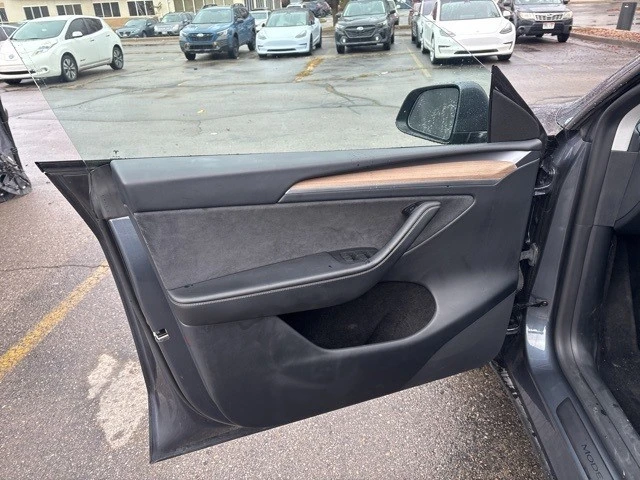2023 Tesla Model Y - Image 12 of 21