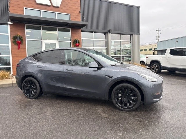 2023 Tesla Model Y - Image 9 of 21