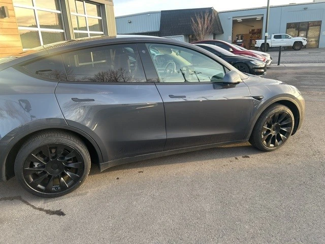 2023 Tesla Model Y - Image 9 of 21