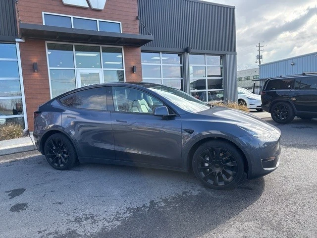 2023 Tesla Model Y - Image 9 of 11