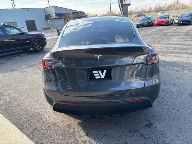 2023 Tesla Model Y - Image 7 of 11