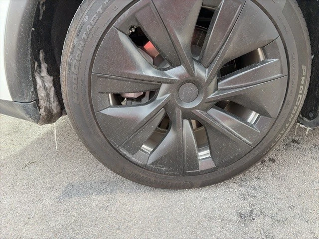 2023 Tesla Model Y - Image 10 of 21