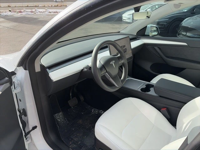 2023 Tesla Model Y - Image 12 of 21