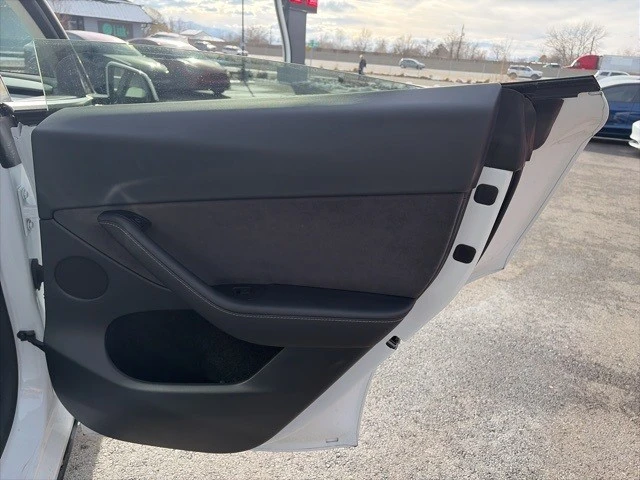 2023 Tesla Model Y - Image 18 of 21