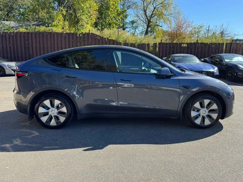 2023 Tesla Model Y - Image 4 of 12