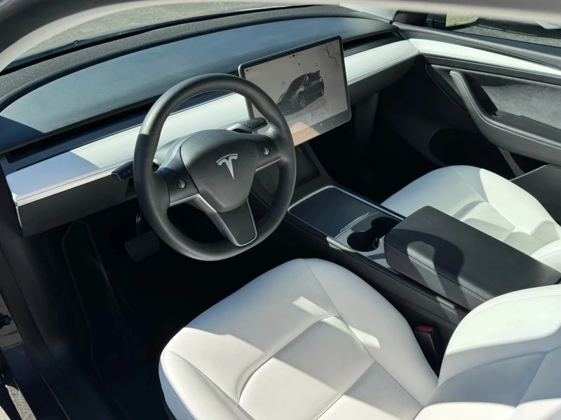 2023 Tesla Model Y - Image 10 of 12