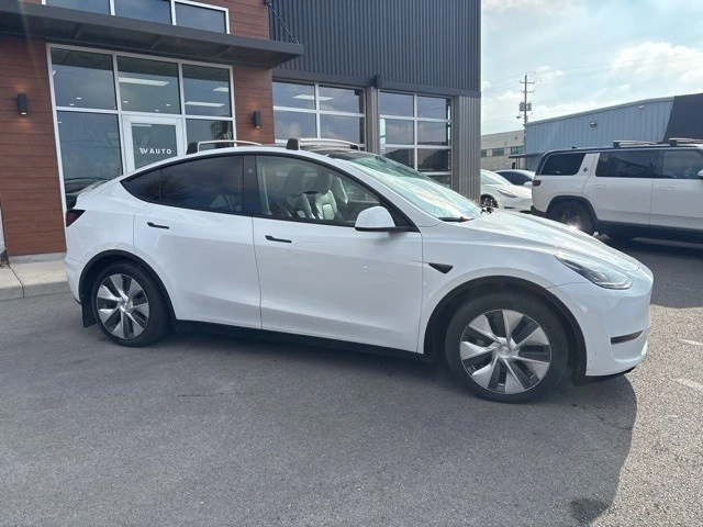 2023 Tesla Model Y - Image 9 of 11