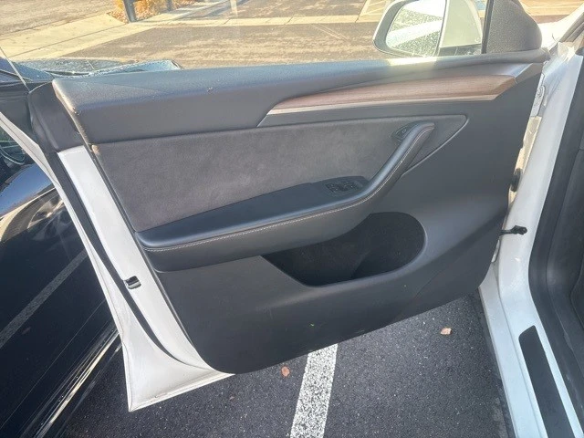 2023 Tesla Model Y - Image 12 of 21
