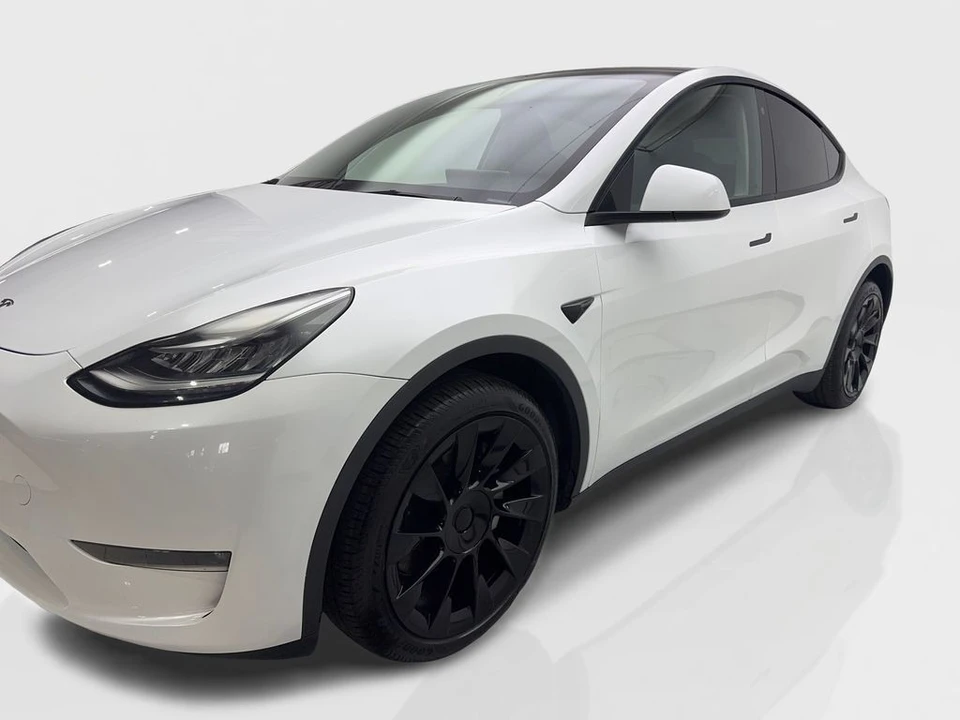 2023 Tesla Model Y - Image 11 of 21