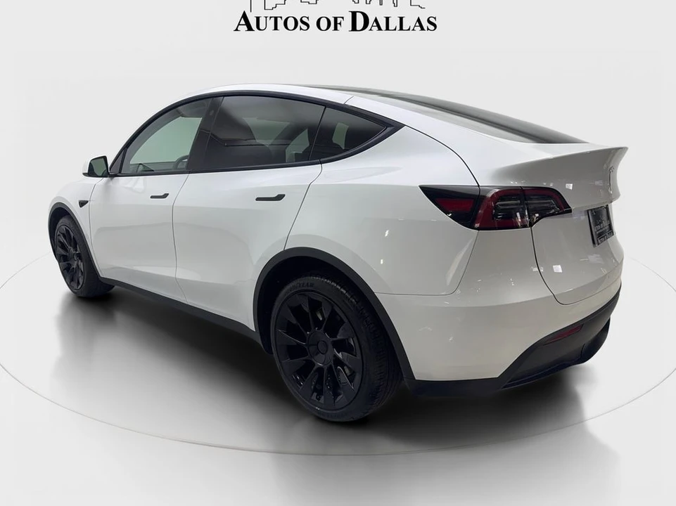 2023 Tesla Model Y - Image 9 of 21