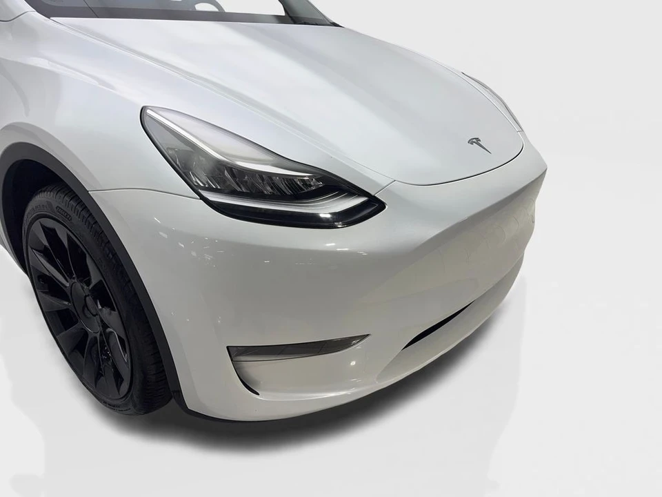 2023 Tesla Model Y - Image 17 of 21